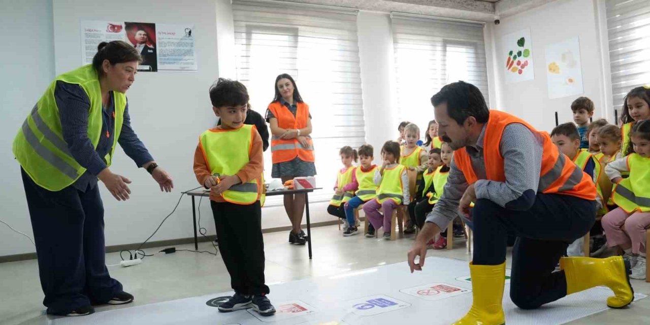 Kreşlerde Miniklere İş Güvenliği Eğitimi