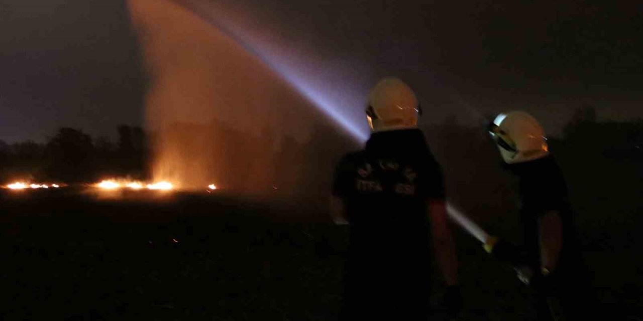 Yasak Ve Cezaya Rağmen Anız Yakıyorlar