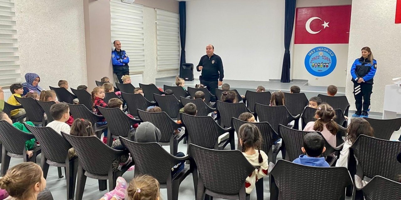 Minik Öğrencilere Suçtan Korunma Yöntemleri Anlatıldı