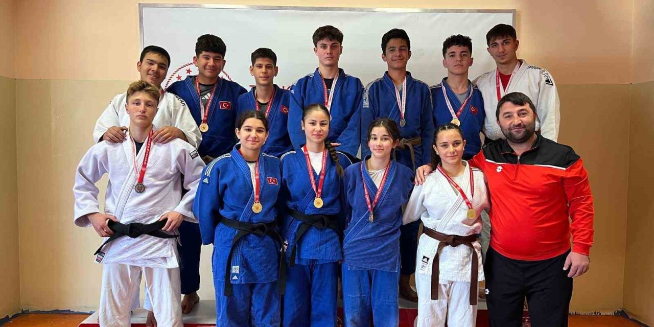 Genç Judocular İl Şampiyonası İçin Minderde Buluştu