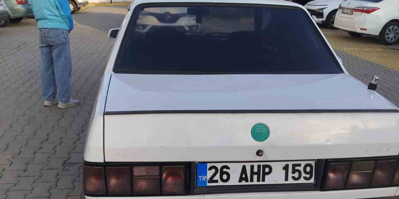 Abartılı Egzoza Sahip Otomobil Trafikten Men Edildi, Sürücüye Ceza Yazıldı