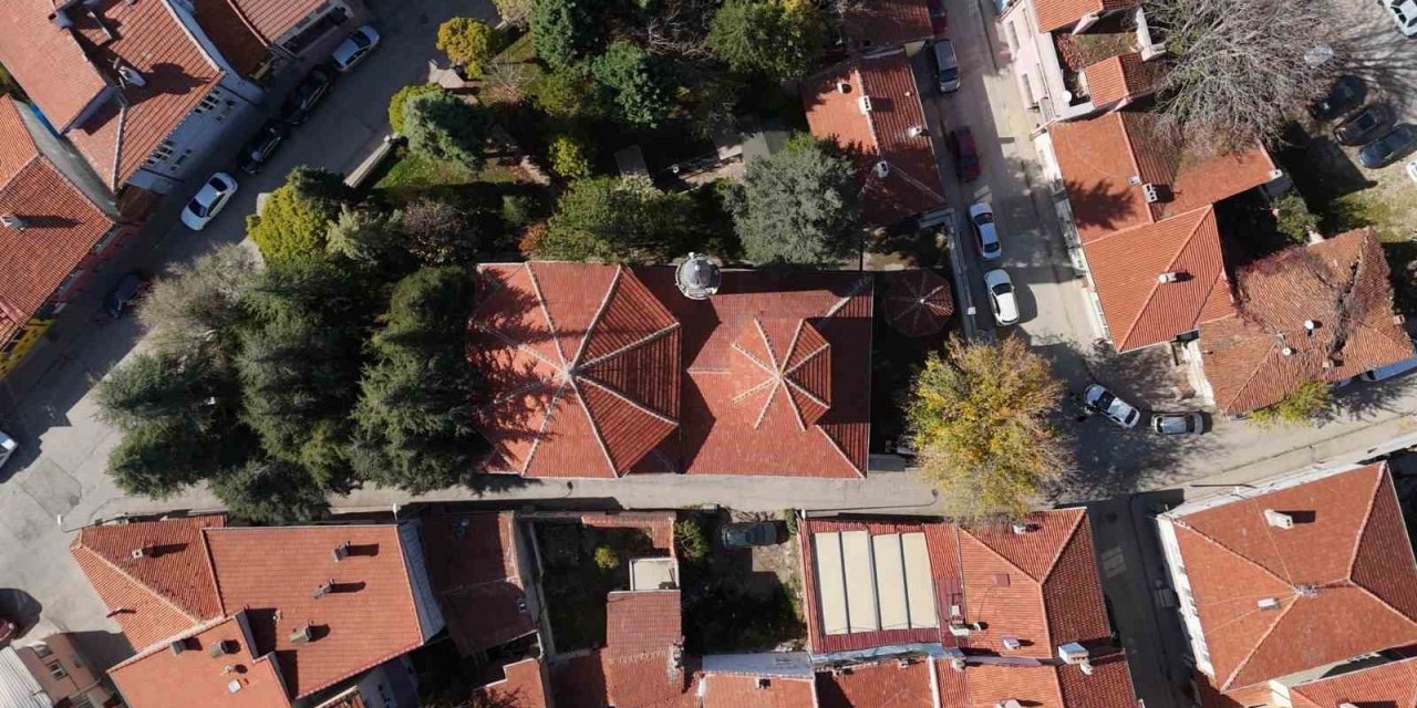 Hamam Olarak Yapılıp Camiye Dönüştürülen Tarihi Yapı 700 Yıldır Ayakta