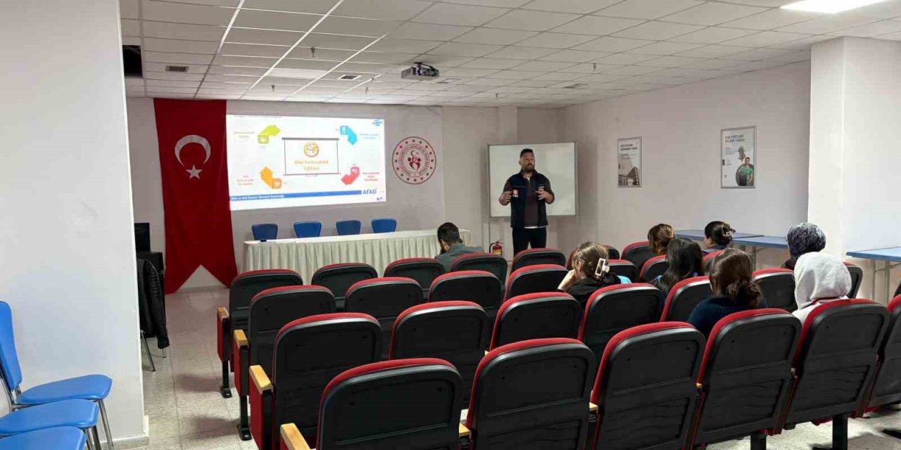 Afet Ve Yangın Farkındalık Eğitimleri Sürüyor