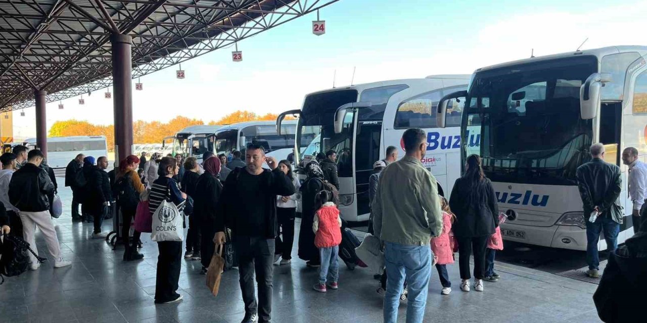 Terminalde ’ara Tatil’ Yoğunluğu