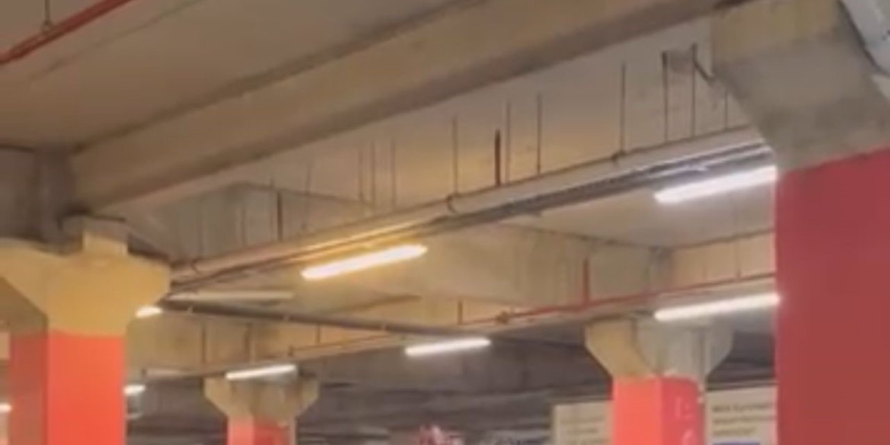 Avm Otoparkında İki Aile Arasında Kavga