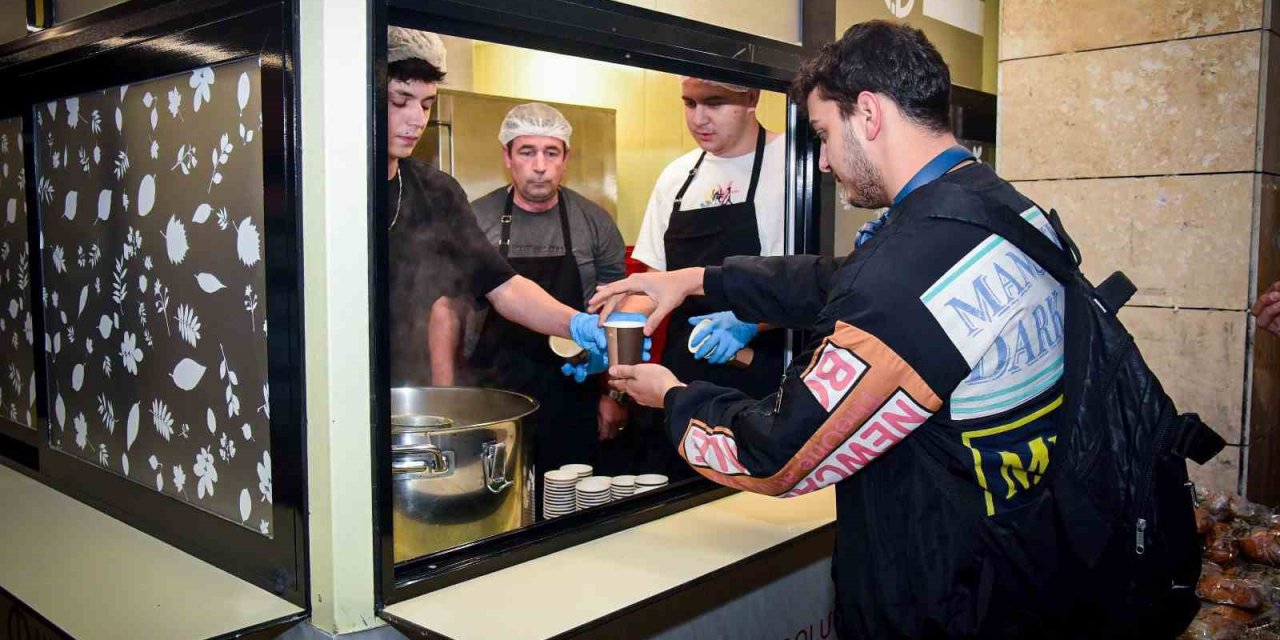 Sınav Haftasında Öğrencilere Çay, Kahve Ve Çorba İkramı