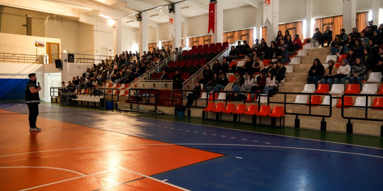 BŞEÜ'de “En İyi Narkotik Polisi: Anne Projesi” Eğitimi