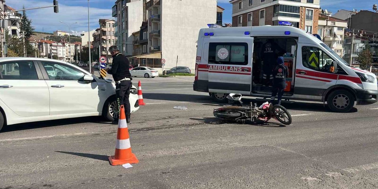 Otomobil İle Motosiklet Çarpıştı: 2 Yaralı