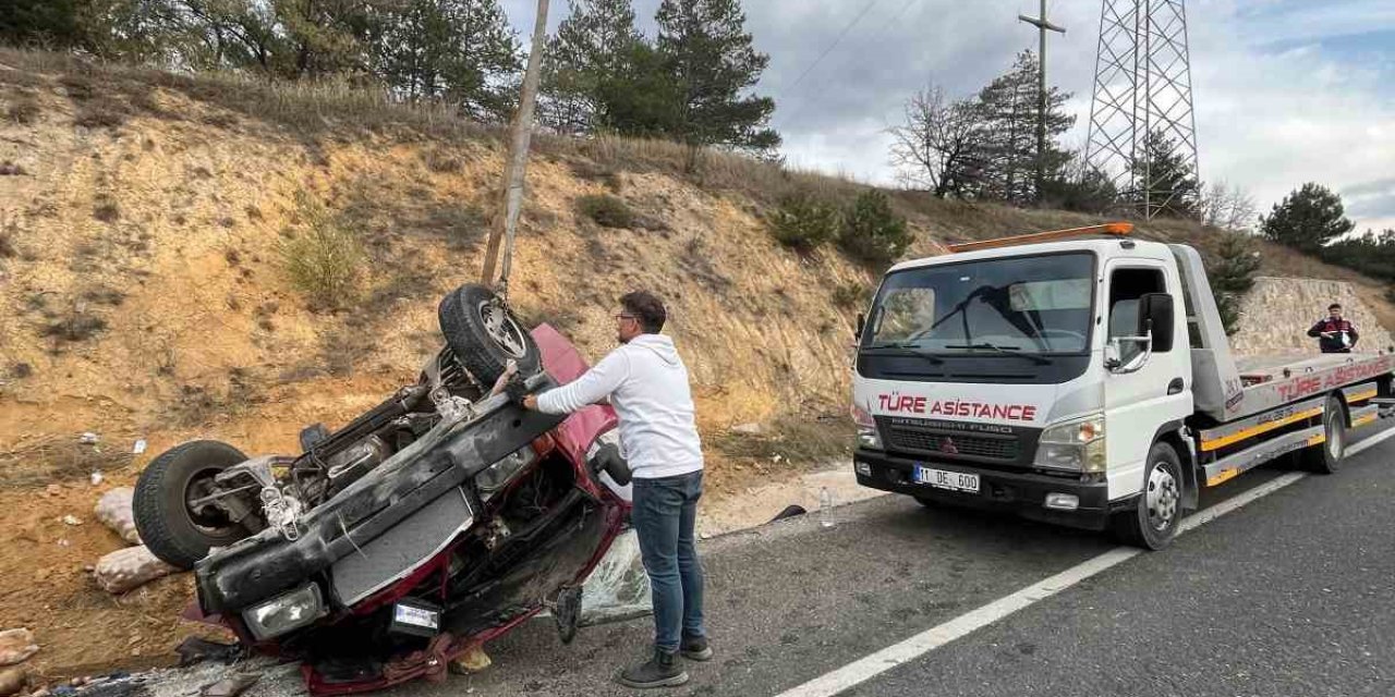 Bozüyük’te Kontrolden Çıkan Kamyonet Ters Döndü
