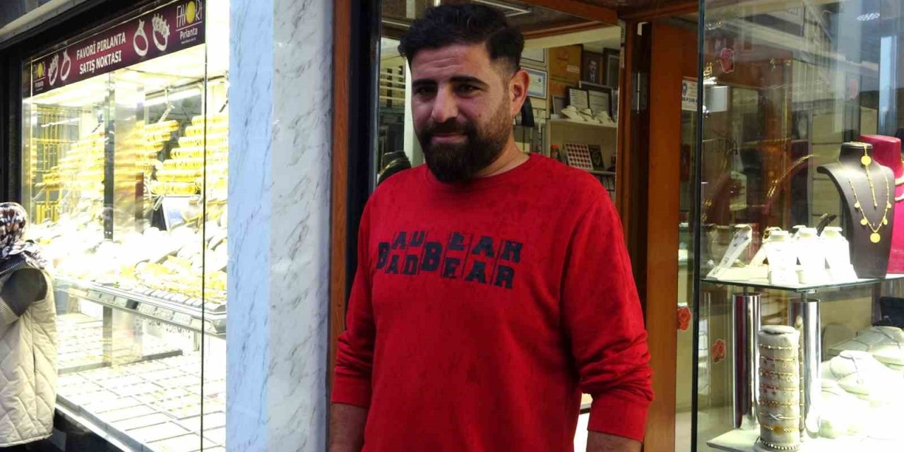 Kuyumcunun Yanlışlıkla Fazladan Yaptığı Ödemeyi İade Etti