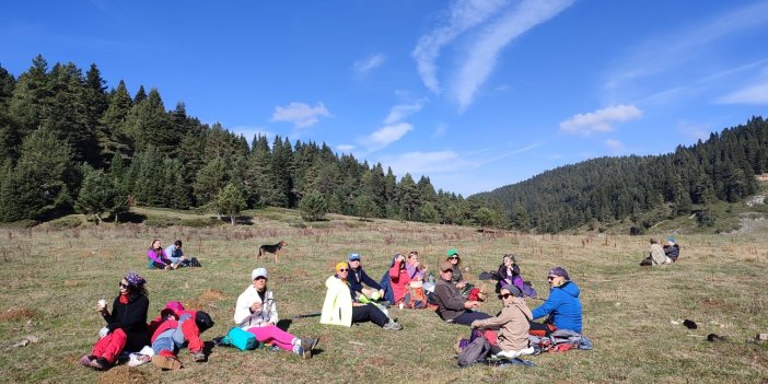 İstanbul’dan Gelip Camiliyayla Köyünde Doğa Yürüyüşü Yaptılar