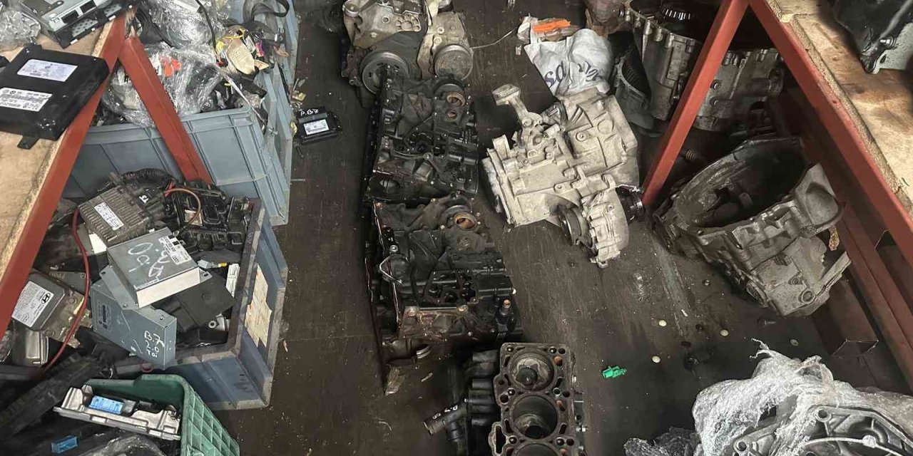 Dev Operasyon: 11 İlde Eş Zamanlı "Change Araç" Baskını