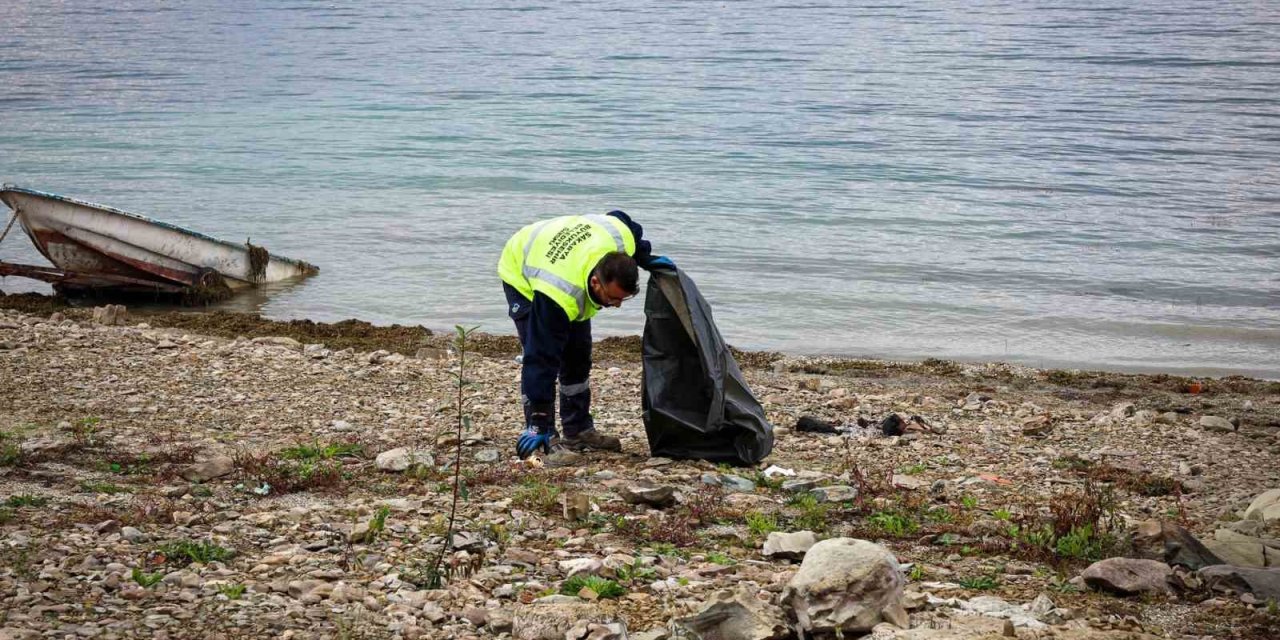 Sapanca Gölü Kıyılarında Temizlik