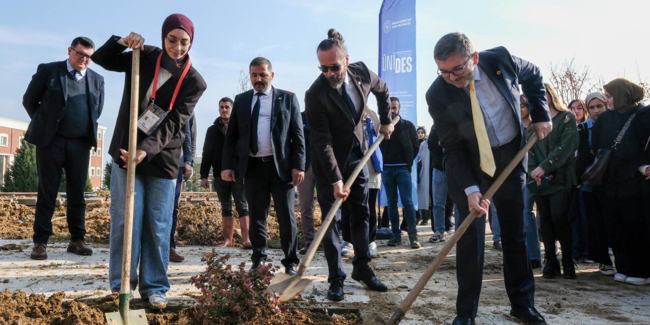 BŞEÜ Kampüsüne Yeni Fidanlar Dikildi