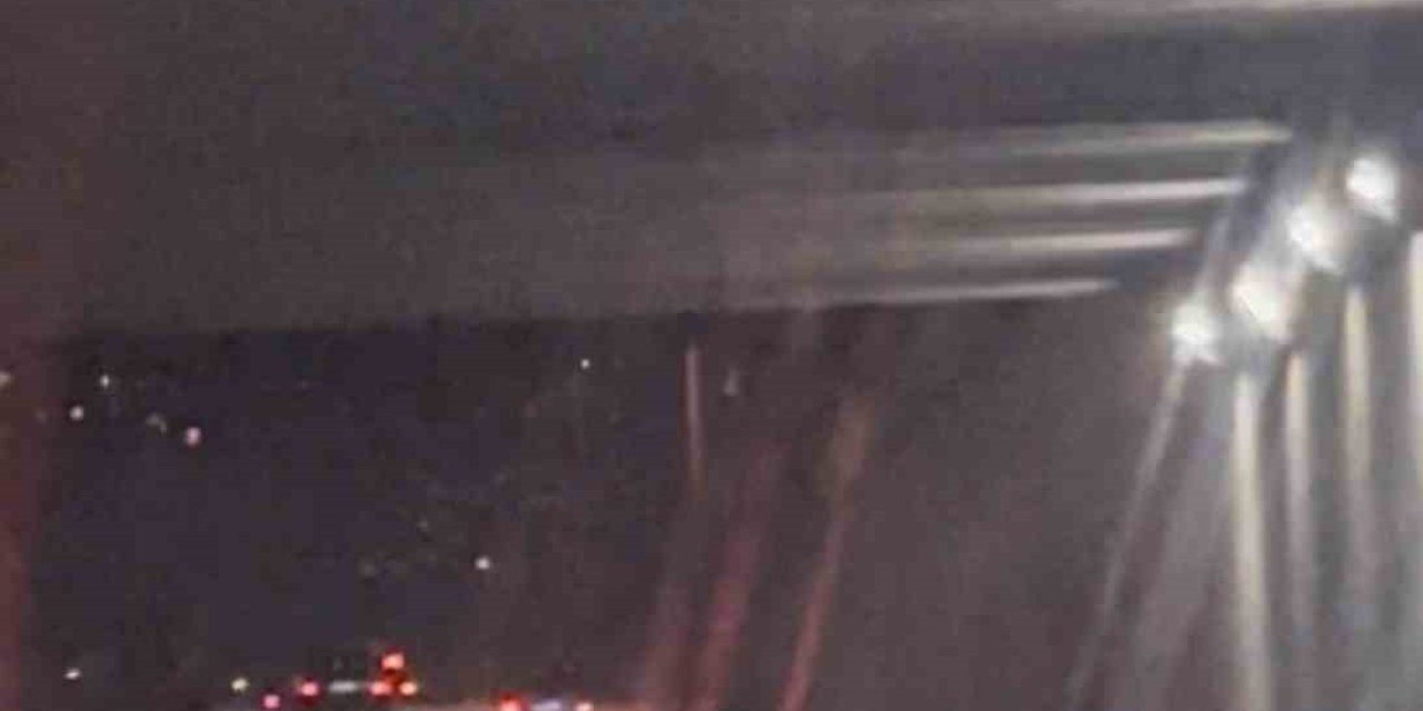 Trafikte Makas Atan Ve Tehlikeli Şerit Değiştiren Araçlar Kamerada