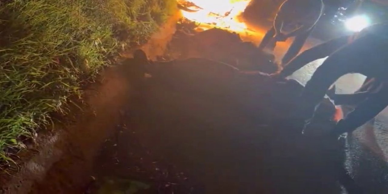 Otomobille Çarpışan Motosiklet Alev Topuna Döndü