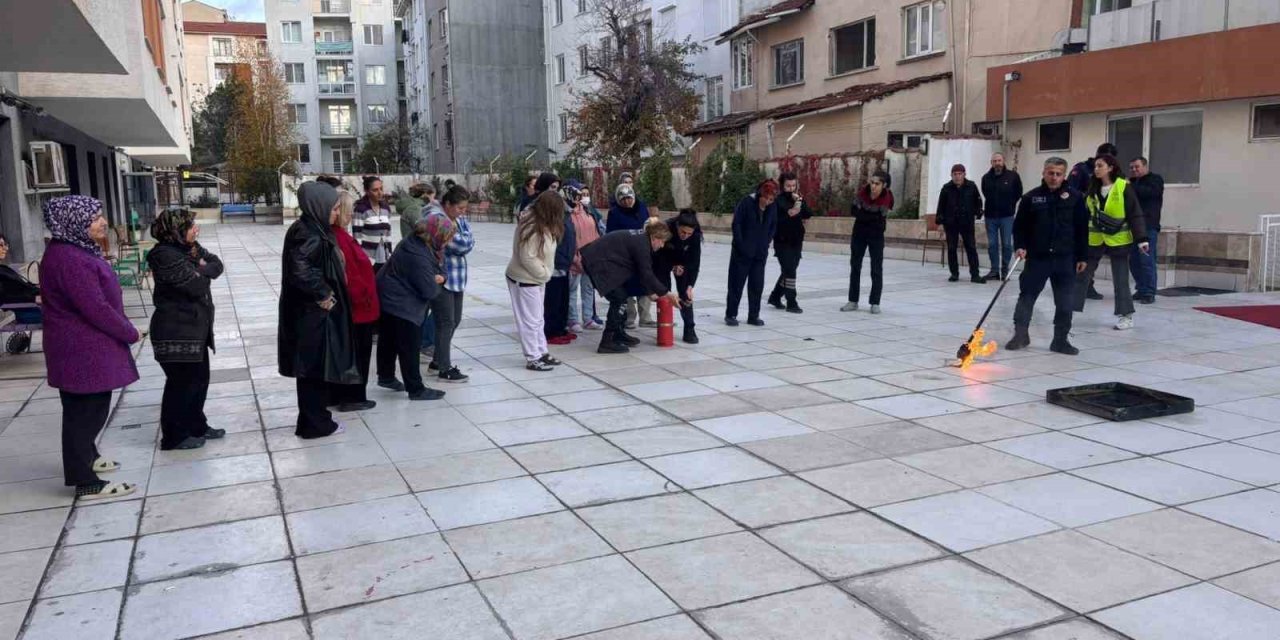 Yurt Personeline Uygulamalı Yangın Eğitimi