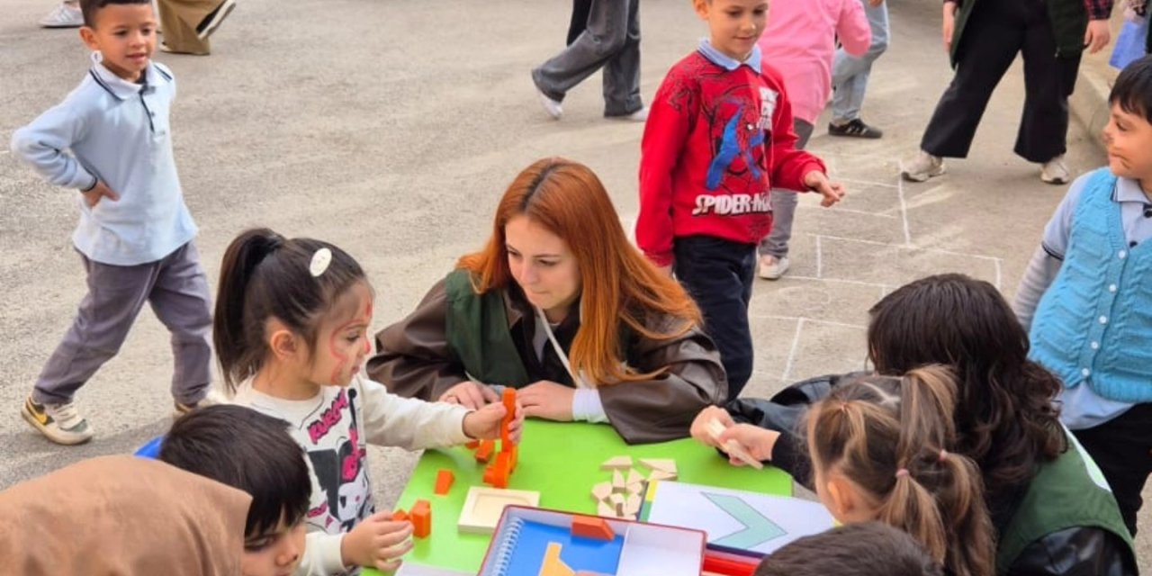 Öğrenciler hem öğreniyor hem de eğleniyor
