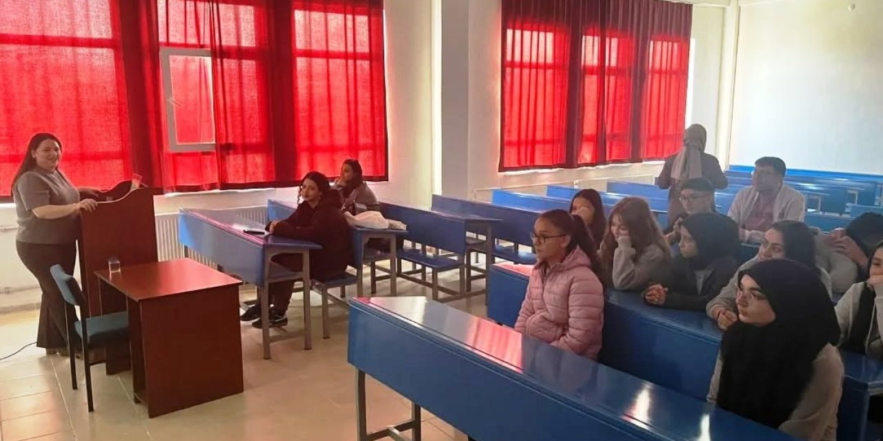 Lise Öğrencileri Bir Günlük Üniversite Öğrencisi Oldu