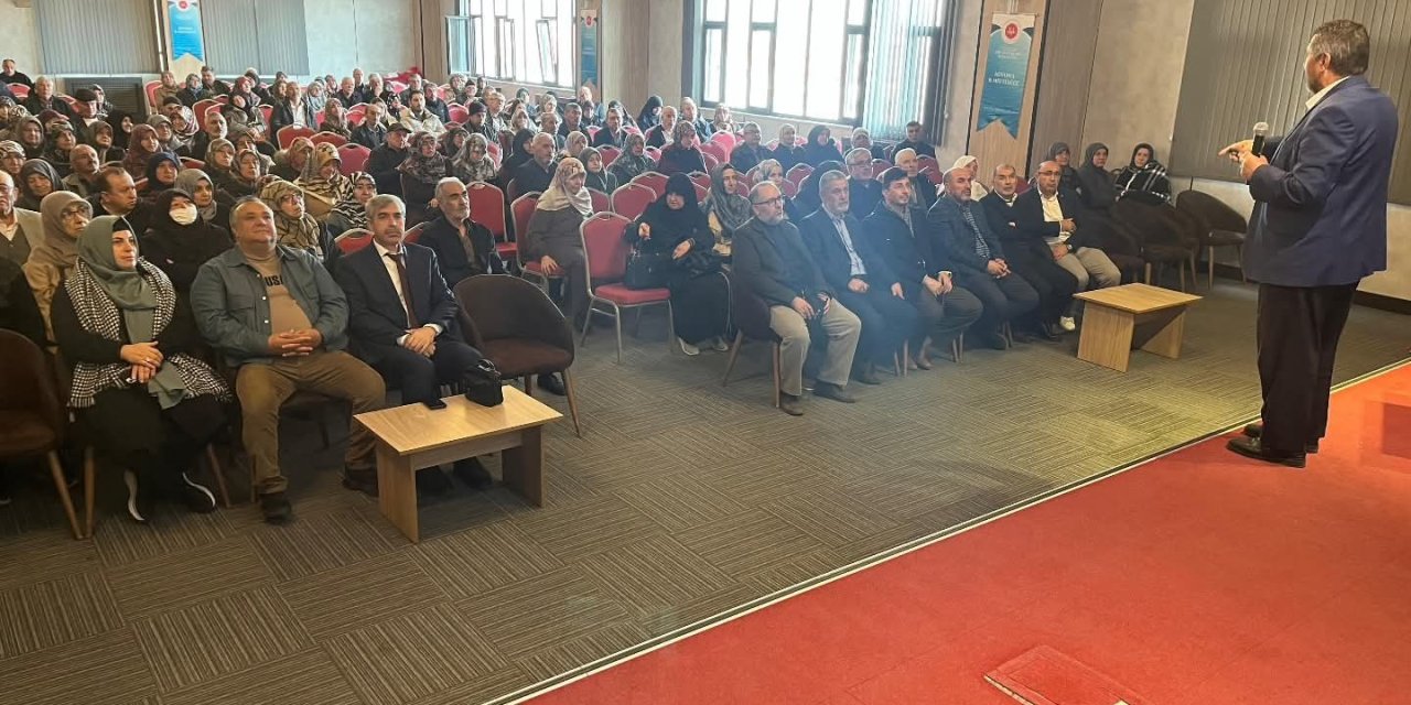 Umre Eğitim Semineri Düzenlendi