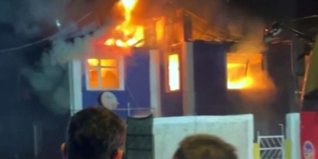 İki Katlı Evin Üst Katı Alev Topuna Döndü