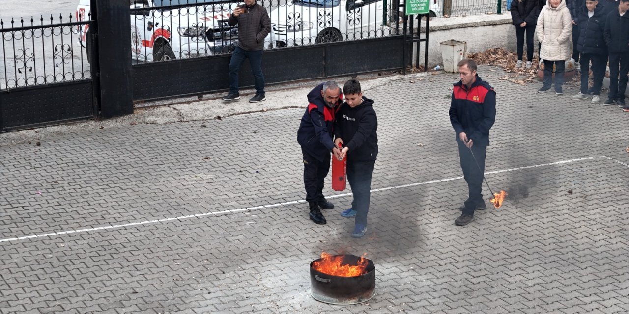 Bozüyük'te Öğrencilere Yangın Eğitimi