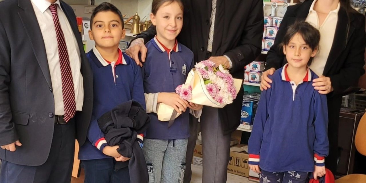Miniklerden Emekli Öğretmenlere Anlamlı Ziyaret
