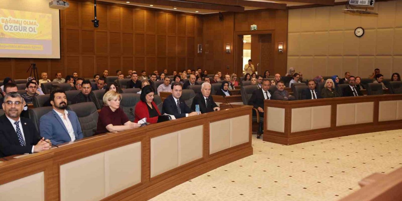 "Bağımlı Olma, Özgür Ol" Projesi Farkındalık Oluşturuyor