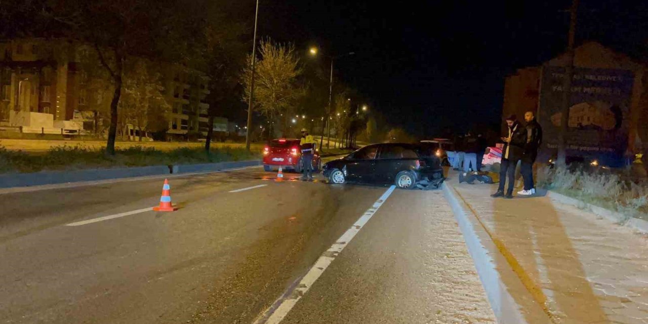 Metrelerce Sürüklenen Araçta Kazayı Yara Almadan Atlattılar