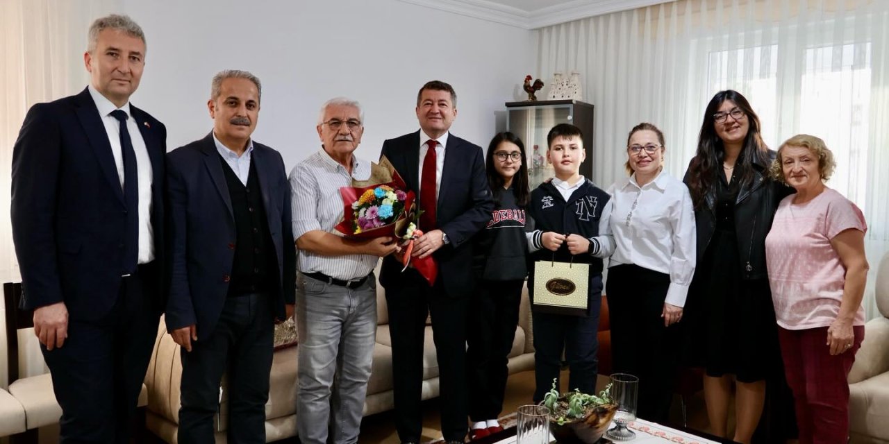 Öğretmenler Günü'nde Anlamlı Ziyaret