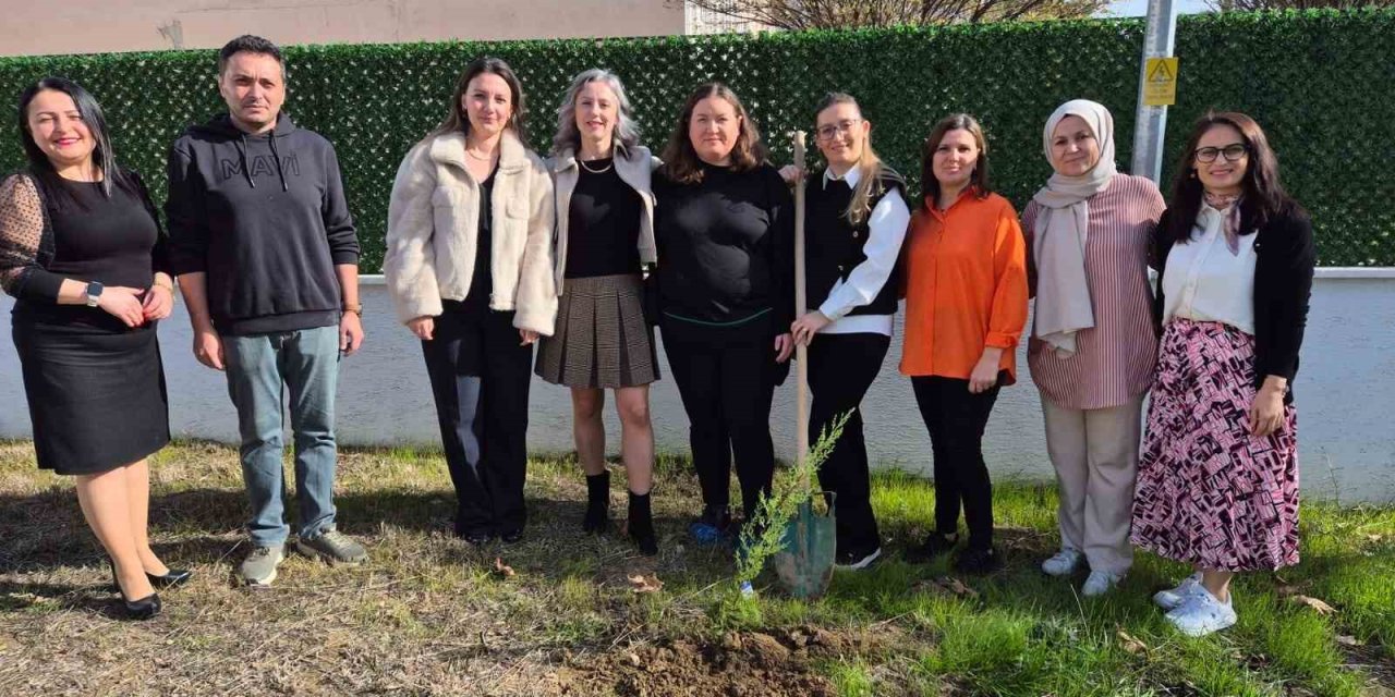 Orman Yangınları Sonrası Anlamlı Öğretmenler Günü Kutlaması