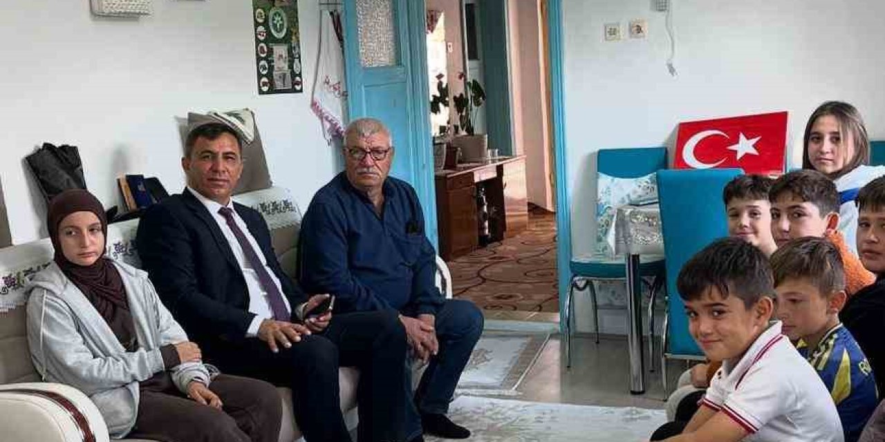 Gençlik Merkezi’nden Emekli Öğretmene Anlamlı Ziyaret