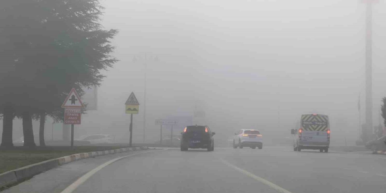 Etkili Sis, Görüş Mesafesini 10 Metreye Düşürdü