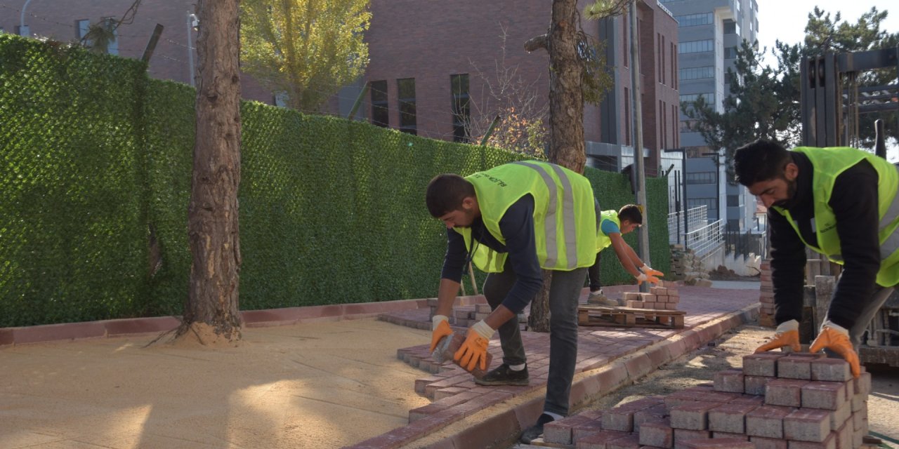 Belediyeden kaldırım çalışmaları
