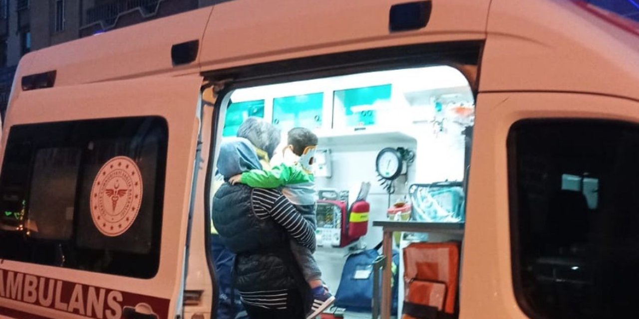 Motosiklet Yayaya Çarptı, Anne Ve Bebeği Yaralandı