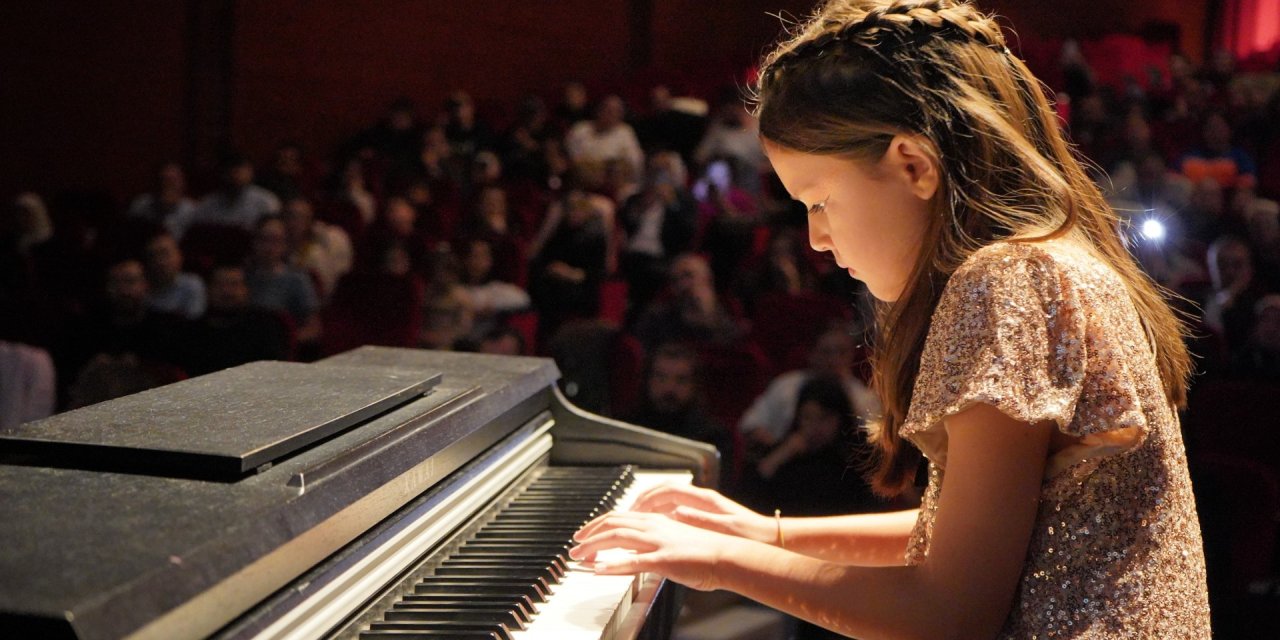 Küçük piyanistler orman yangınlarına karşı farkındalık mesajları verdi