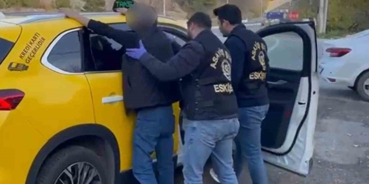 Kendilerini Polis Ve Savcı Olarak Tanıtarak 558 Bin Liralık Dolandırıcılık Yapan Şüpheliler Yakalandı