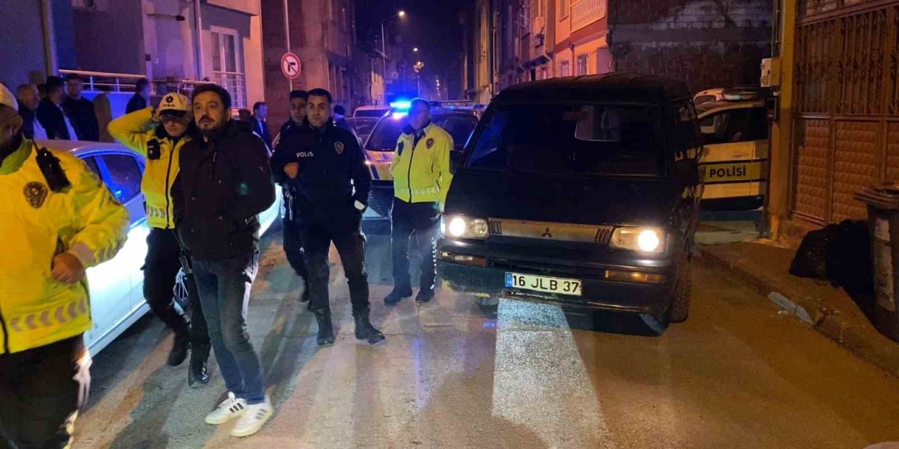 ’Dur’ İhtarına Uymayan Sürücü, 10 Kilometrelik Kovalamacayla Yakalandı