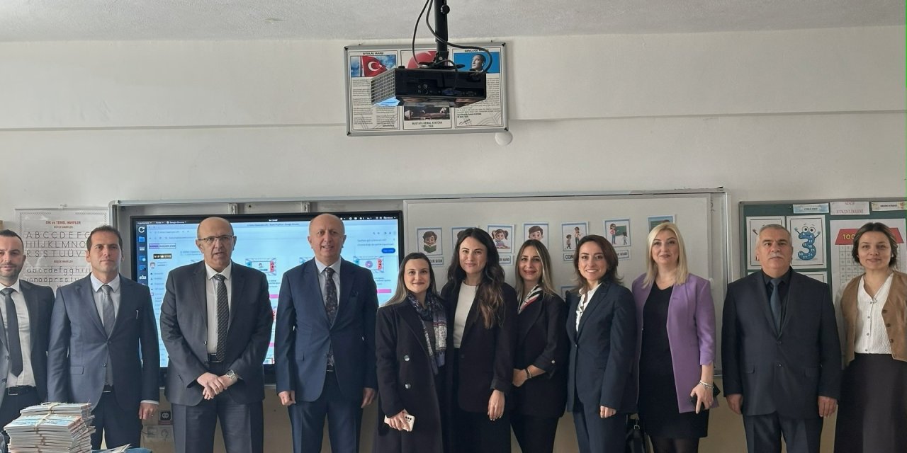 Yenilenebilir enerjiyi etkileşimli kitap okuyarak anlattılar