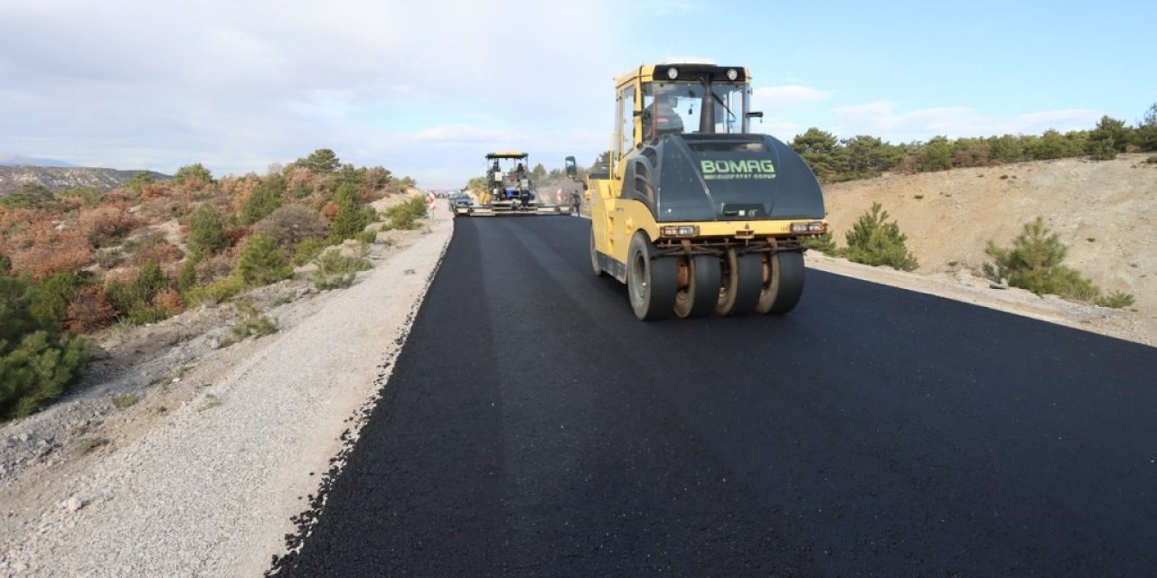 Köylerde Asfalt Çalışmaları Devam Ediyor