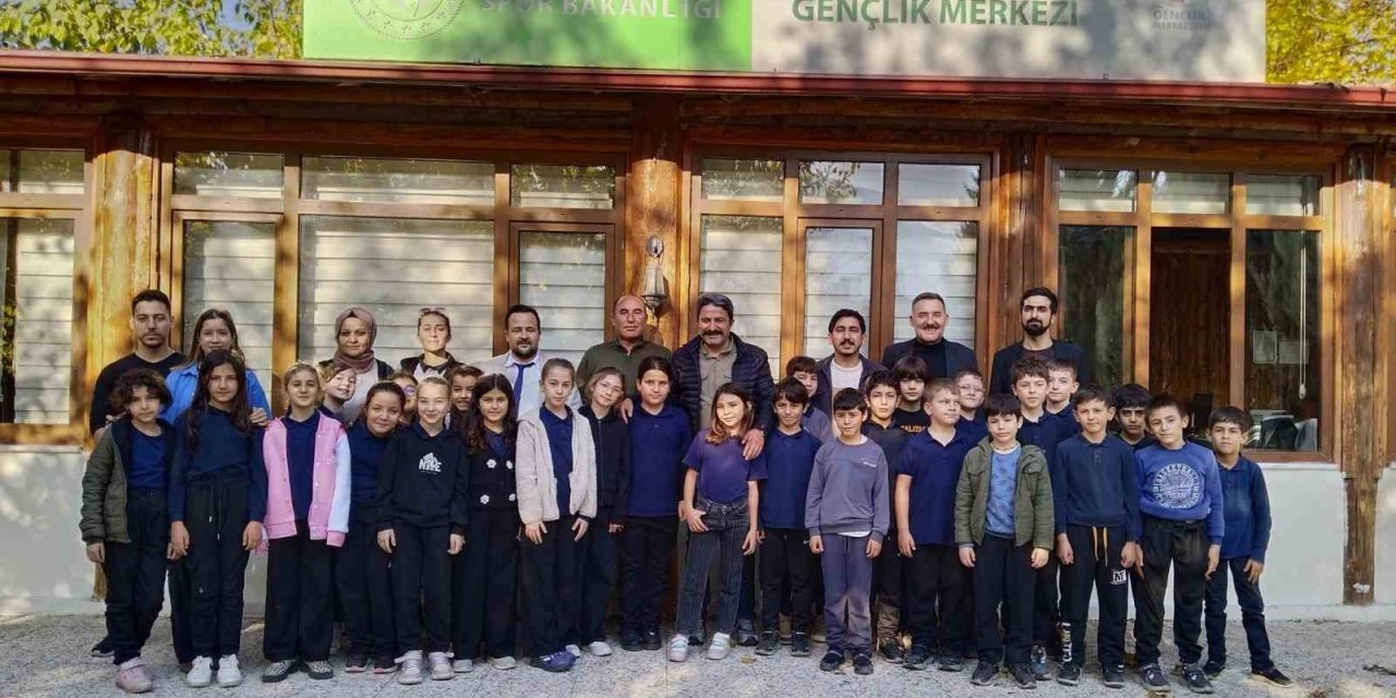 Gençlik Ve Spor İl Müdürü, Gençlerle Bir Araya Geldi
