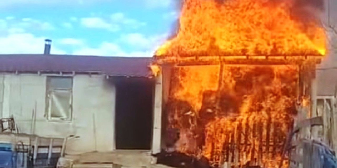 Ahır Yangını Büyümeden Söndürüldü