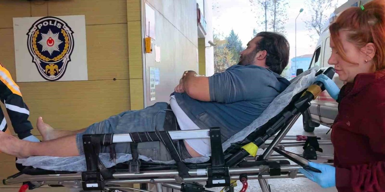 600 Kiloluk Demir Silindirin Altında Kaldı