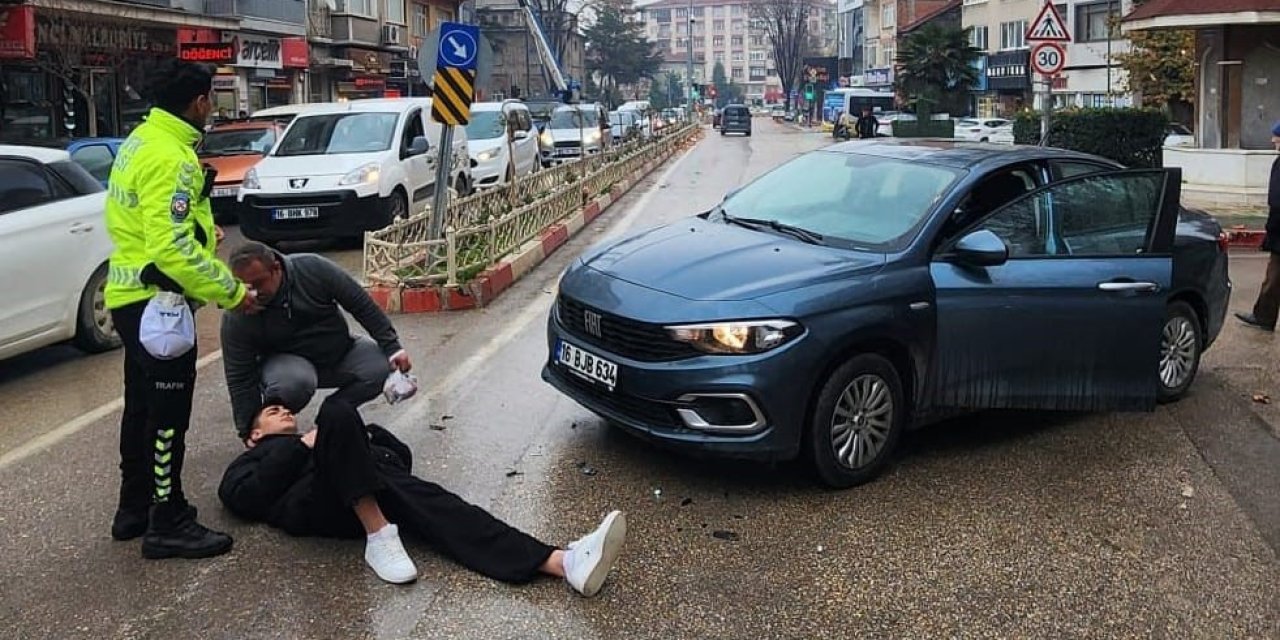 Otomobille Çarpışan Motosiklet Sürücüsü Yaralandı