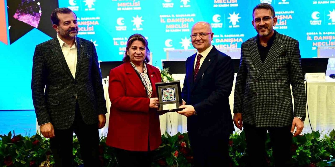 Son 1 Hafta 5 Bin 284 Kişi Ak Parti Kadrolarına Katıldı