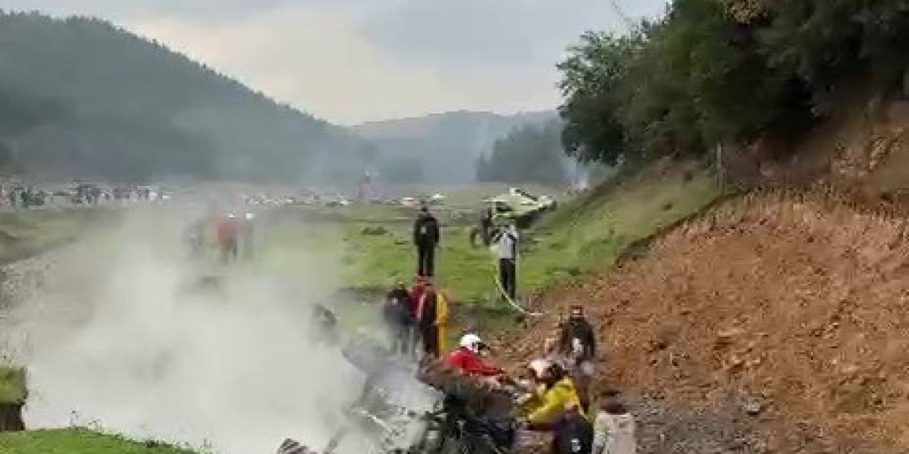 Off-road Yarışında Kontrolden Çıkan Araç Takla Attı