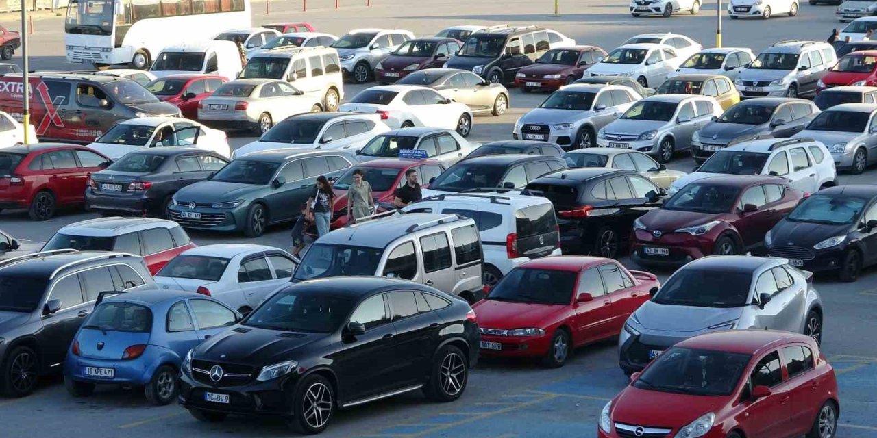 Araç Sayısındaki Artış Hız Kesmiyor