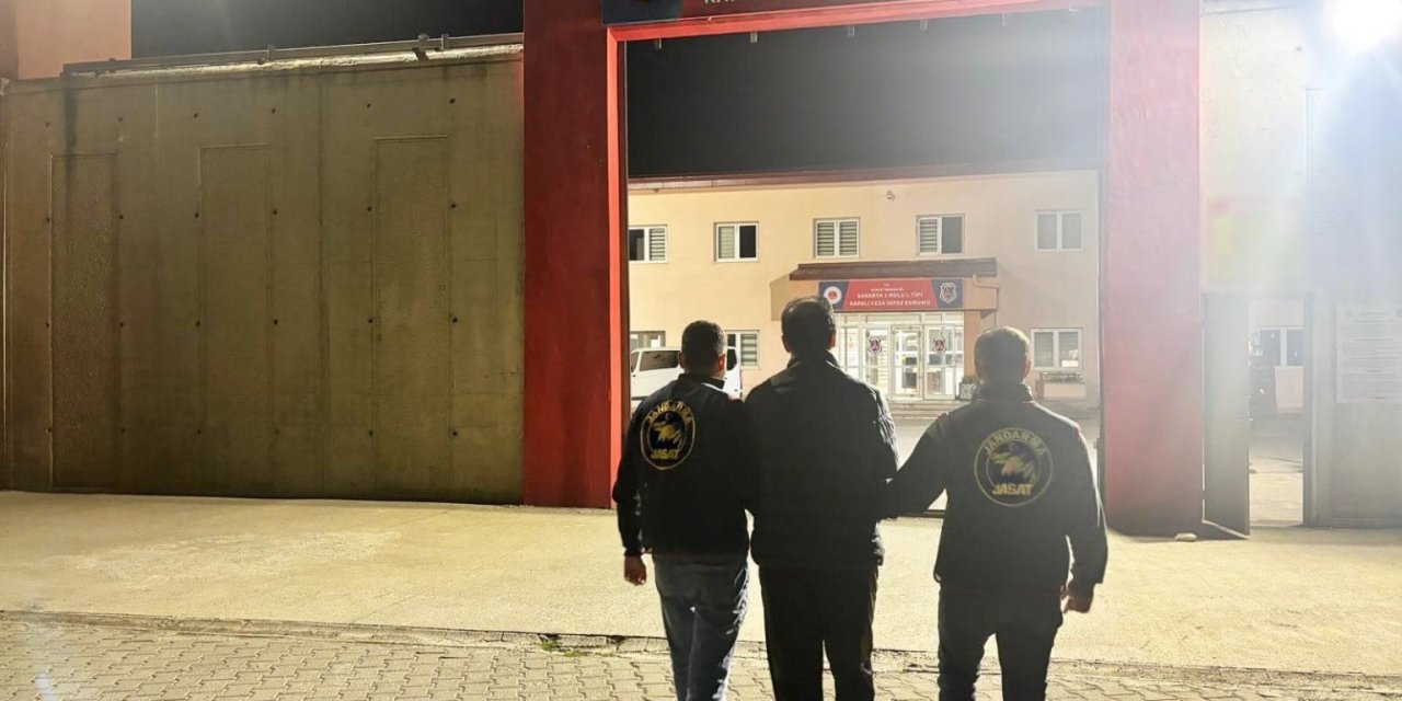42 Ve 28 Yıl Hapis Cezası Olan Şahıslar Jandarmadan Kaçamadı
