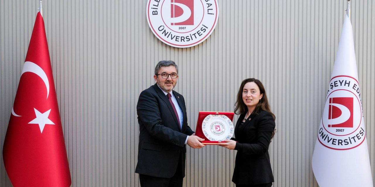 BŞEÜ Öğretim Üyesi Doç. Dr. Gülşah Çongur’a “Bilim Hizmet Ödülü” Verildi