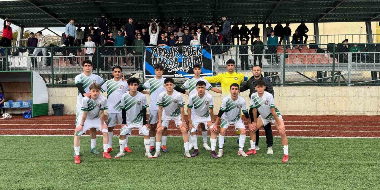 Okul Sporları Gençler Futbol Müsabakaların Şampiyonu Mesleki Ve Teknik Anadolu Lisesi